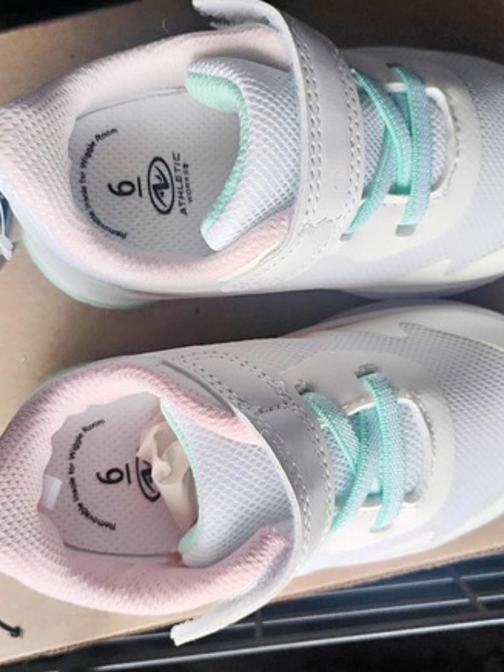 Stride Rite Baby Sneakers in White & Pink Size US 6 NWT